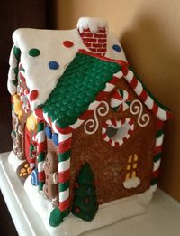 GingerbreadHouseRight