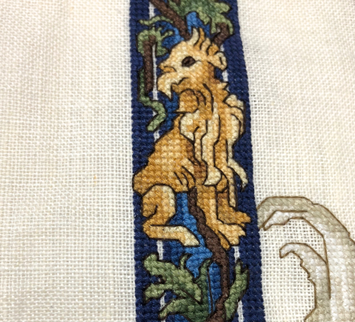 Maiden Uni HD-gryphon detail Maiden Uni HD-gryphon detail