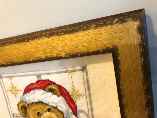 Joyful Teddy framing HD-detail